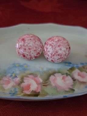 Vintage Strawberry Quartz Clip-on Earrings. Made In Japan.